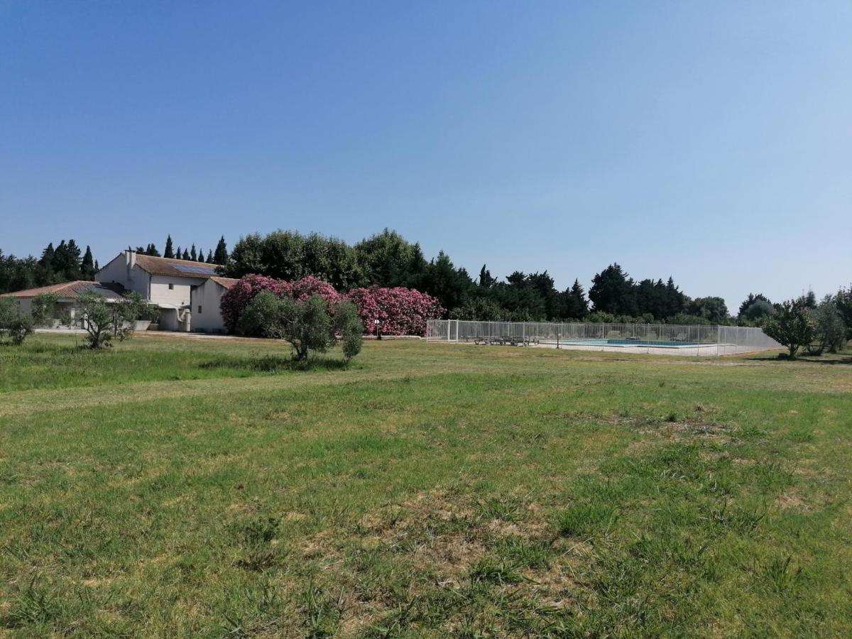 Les Gites Du Mas Canillac Châteaurenard Екстериор снимка