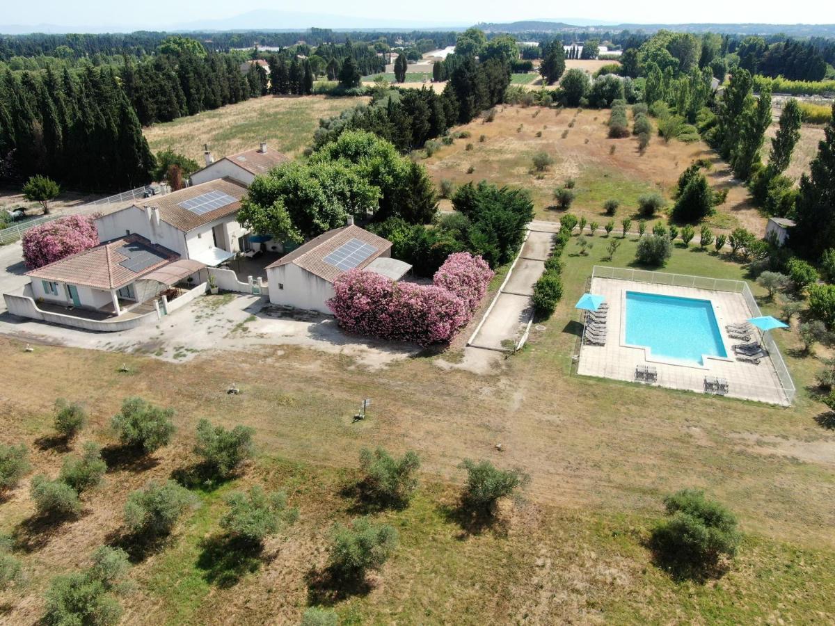 Les Gites Du Mas Canillac Châteaurenard Екстериор снимка